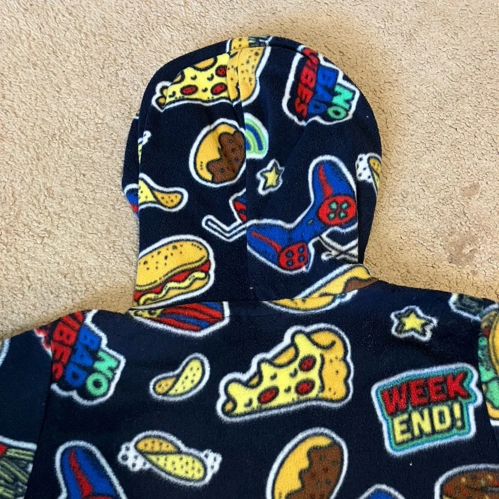 Children's Place Boys One-Piece Hooded Pajamas Sz 5/6 - Food & Gaming